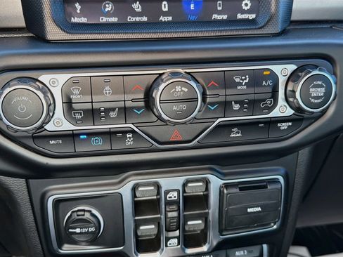 Used 2023 Jeep Wrangler Unlimited Rubicon 4xe w/ Steel Bumper Group AWD/4WD image 31
