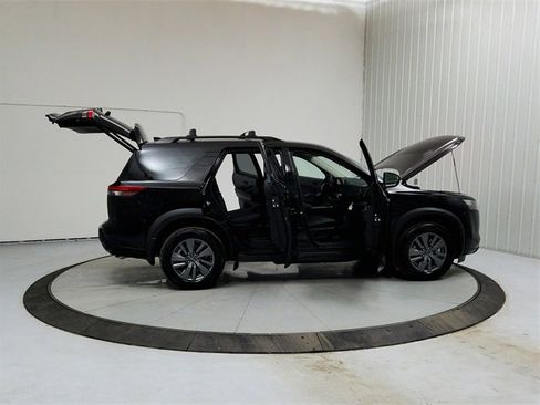 New 2026 Nissan Pathfinder SV image 16