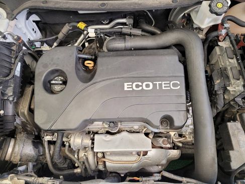 Used 2020 Chevrolet Equinox LT image 30