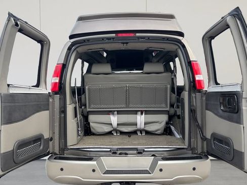 Used 2023 GMC Savana 2500 Extended RWD image 18