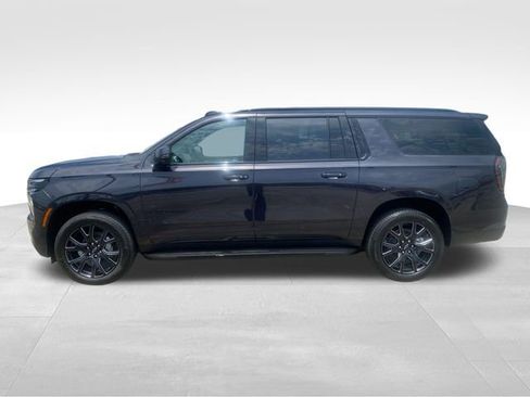 New 2026 Chevrolet Suburban RST w/ Advanced Technology Package AWD/4WD image 2