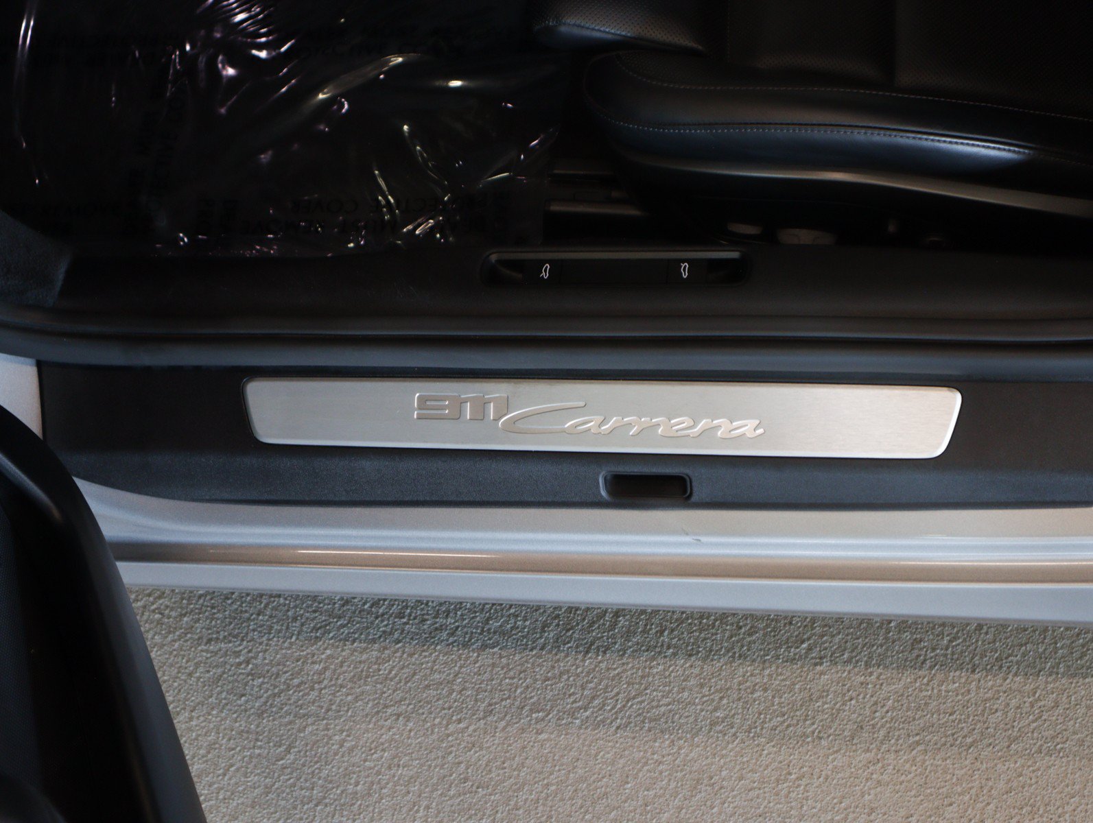 Certified 2023 Porsche 911 Carrera w/ Premium Package RWD image 25