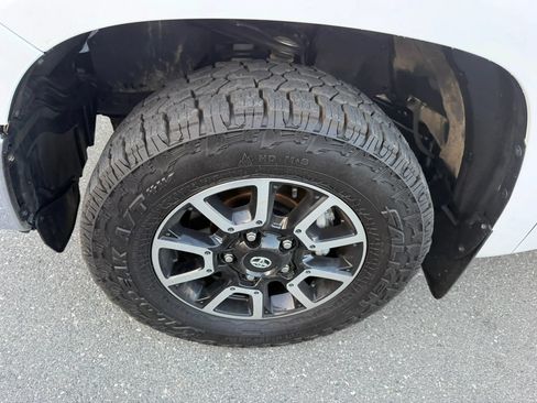 Used 2021 Toyota Tundra Limited w/ Limited Premium Package AWD/4WD image 38