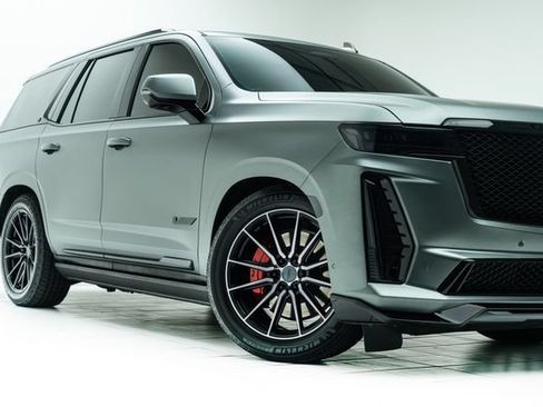 Used 2023 Cadillac Escalade V AWD/4WD image 3