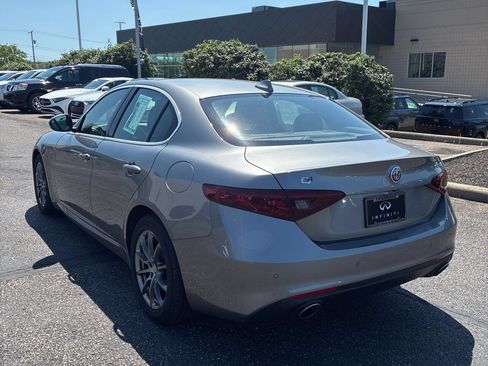 Used 2018 Alfa Romeo Giulia AWD image 2