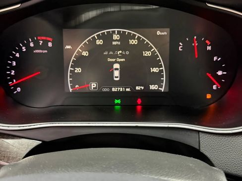 Used 2015 Kia Cadenza Premium w/ Technology Package FWD image 18