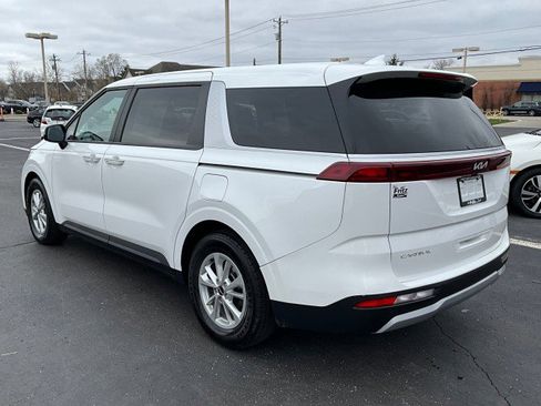 Used 2024 Kia Carnival LX image 5