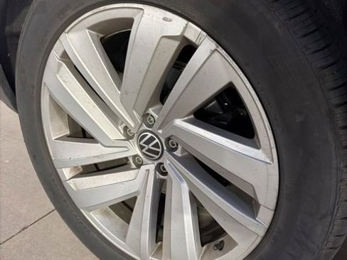 Used 2021 Volkswagen Atlas SEL image 3