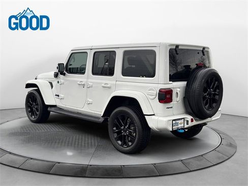 Used 2021 Jeep Wrangler Unlimited Sahara image 3