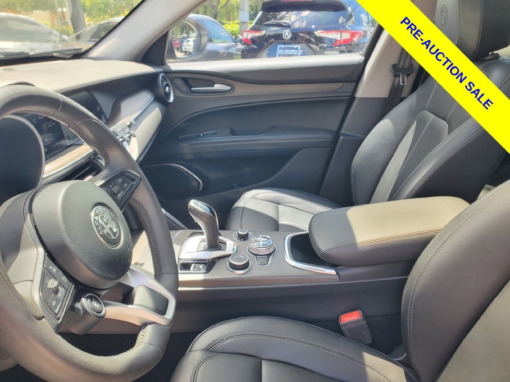 Used 2021 Alfa Romeo Stelvio Ti w/ Nero Edizione AWD/4WD image 16