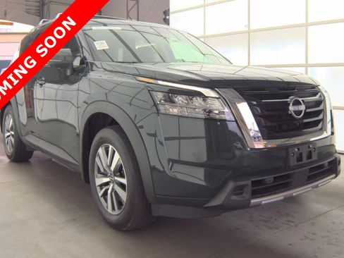 Used 2023 Nissan Pathfinder SL AWD/4WD image 3