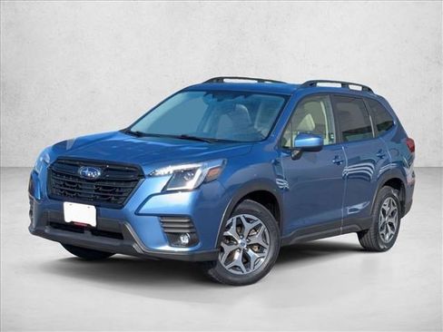 Used 2024 Subaru Forester Premium AWD/4WD image 1