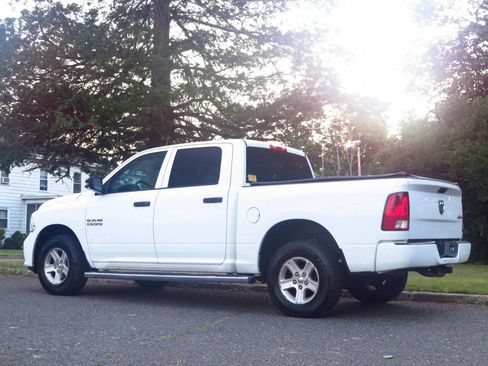 Used 2017 RAM 1500 Express AWD/4WD image 3