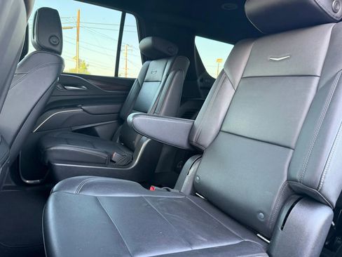 Used 2021 Cadillac Escalade Luxury RWD image 13