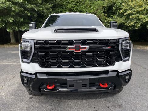 Used 2026 Chevrolet Silverado 2500 ZR2 w/ LPO, Dark Essentials Package AWD/4WD image 3