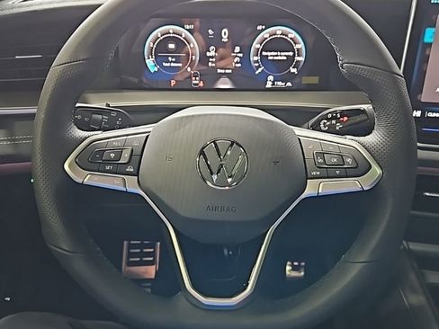 New 2026 Volkswagen Tiguan SE R-Line AWD/4WD image 34