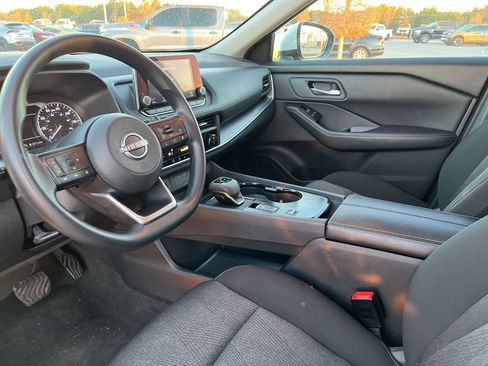 Used 2024 Nissan Rogue SV image 17