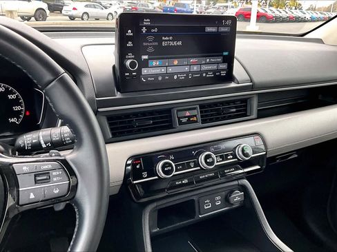 Used 2025 Honda Pilot EX-L image 6