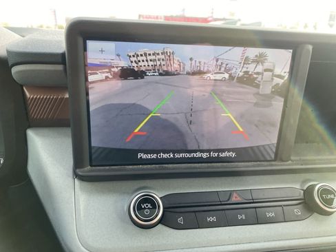 Used 2022 Ford Maverick Lariat w/ Lariat Luxury Package image 16