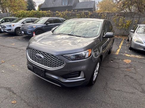 Used 2023 Ford Edge SEL image 3