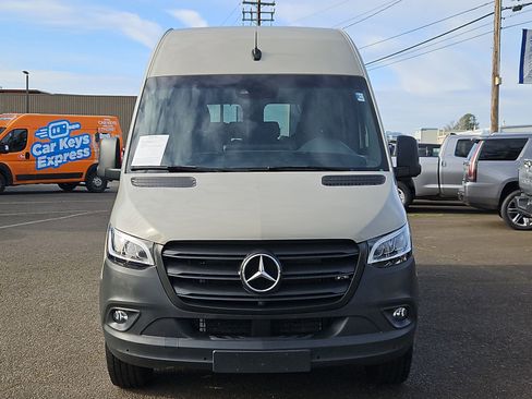 Used 2023 Mercedes-Benz Sprinter 2500 image 8