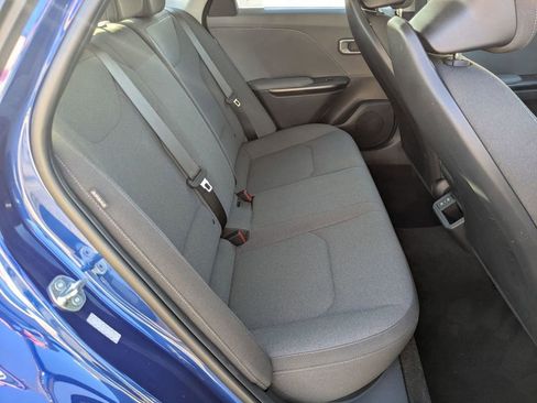 Used 2025 Kia K4 LXS image 28