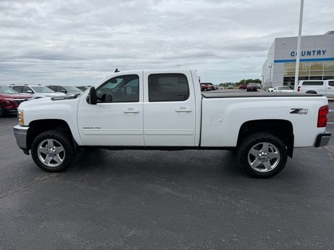 Used 2013 Chevrolet Silverado 2500 LTZ w/ LTZ Plus Package AWD/4WD image 2