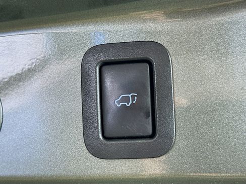 Used 2016 Toyota Highlander XLE AWD/4WD image 32