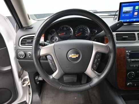 Used 2014 Chevrolet Suburban LT AWD/4WD image 17