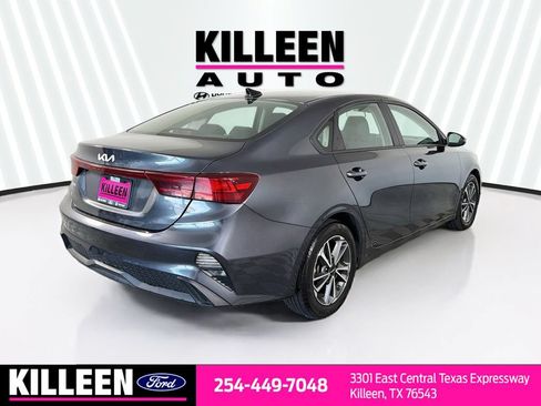 Used 2023 Kia Forte LXS w/ LXS Technology Package FWD image 9
