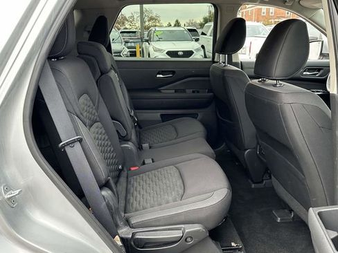 Used 2022 Nissan Pathfinder SV w/ SV Black Package image 22