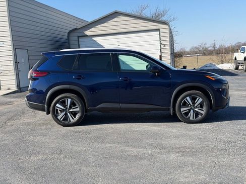 Used 2024 Nissan Rogue SL w/ SL Premium Package image 4