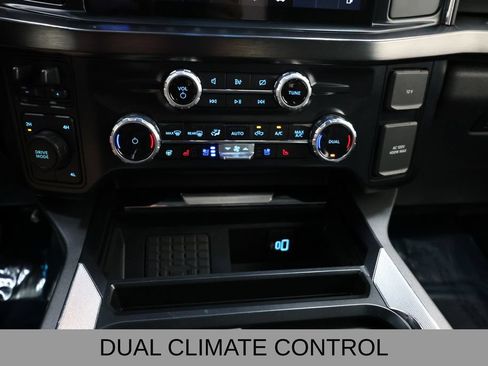 Used 2023 Ford F350 Lariat w/ FX4 Off-Road Package AWD/4WD image 31