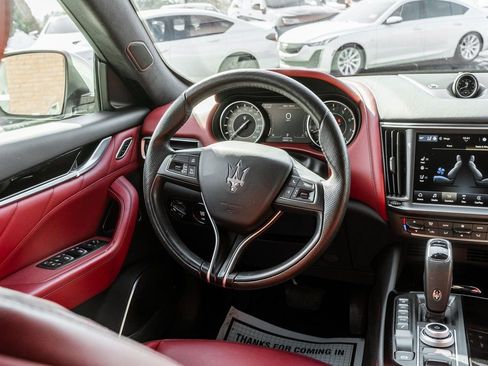 Used 2022 Maserati Levante GT AWD/4WD image 15