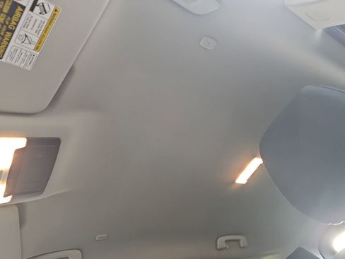 Used 2024 Nissan Rogue SV image 28