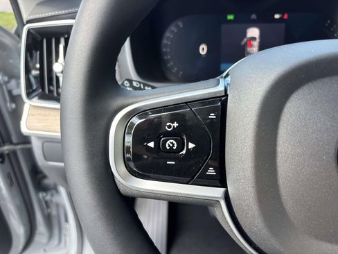 New 2026 Volvo XC90 B6 Plus w/ Protection Package Premier AWD/4WD image 18