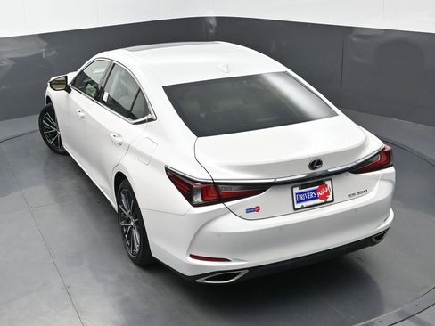 Used 2020 Lexus ES 350 Luxury w/ Accessory Package 2 image 37