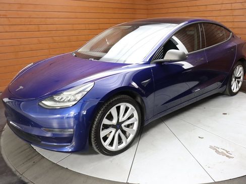 Used 2018 Tesla Model 3 Long Range image 9
