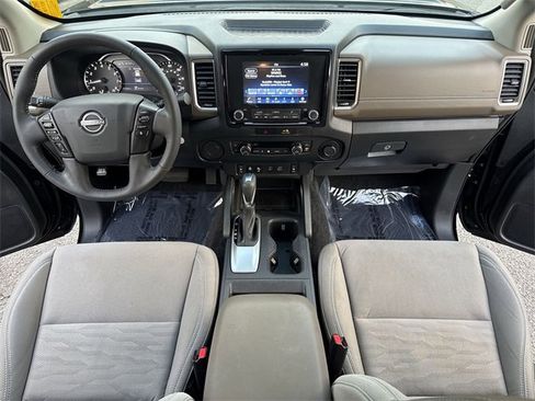 Used 2022 Nissan Frontier SV image 9