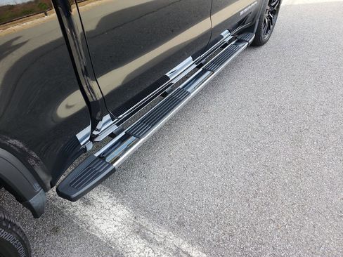 Certified 2023 GMC Sierra 1500 SLT w/ SLT Convenience Package image 7