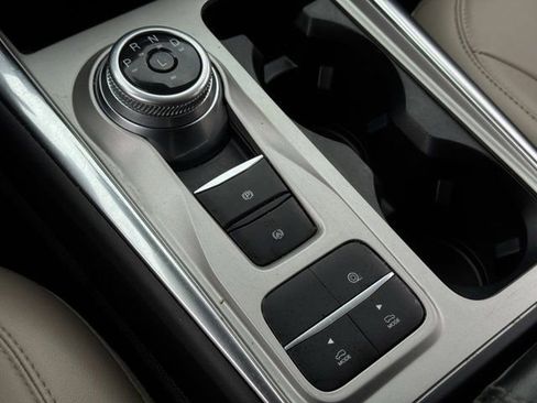 Used 2022 Ford Explorer XLT w/ Equipment Group 202A image 22