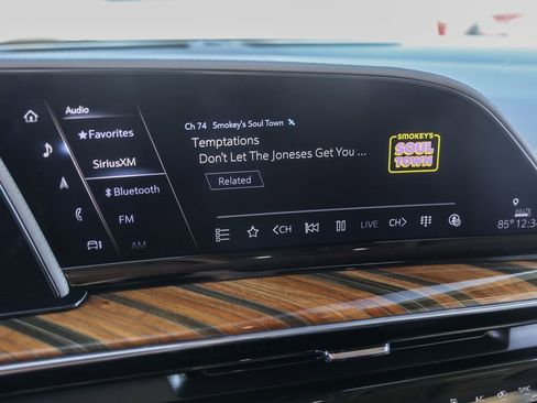 Used 2024 Cadillac Escalade Premium Luxury Platinum w/ Heavy-Duty Trailer Package image 29