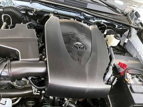 Used 2023 Toyota Tacoma TRD Sport w/ Black Out Package (TMS) AWD/4WD image 32