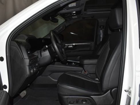 Used 2025 Chevrolet Tahoe Z71 w/ Z71 Off-Road Package image 12