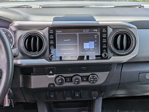 Used 2022 Toyota Tacoma SR5 RWD image 18