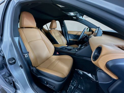 Used 2024 Lexus IS 300 w/ Comfort Package image 28