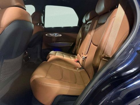 Used 2025 Genesis GV70 2.5T w/ Advanced Package image 28