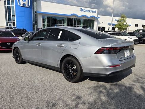 Used 2025 Honda Accord SE image 7