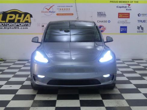 Used 2024 Tesla Model Y Performance image 3