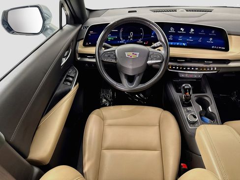 Used 2024 Cadillac XT4 Luxury w/ Cold Weather Package FWD image 24